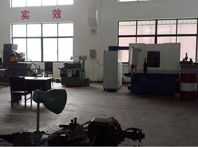 潤(rùn)滑泵加工車間